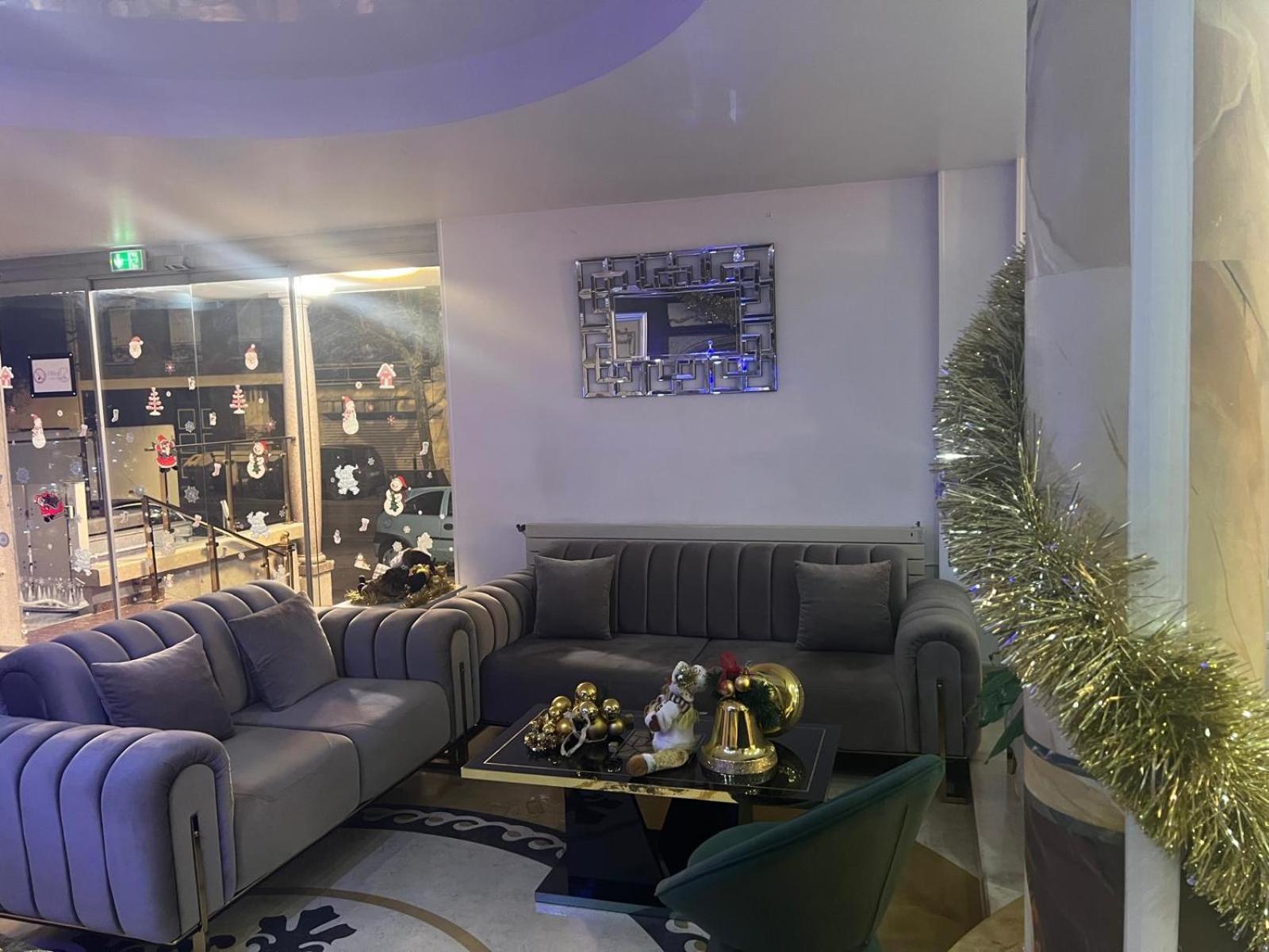 Hotel Grand Paris Вильжюиф Экстерьер фото
