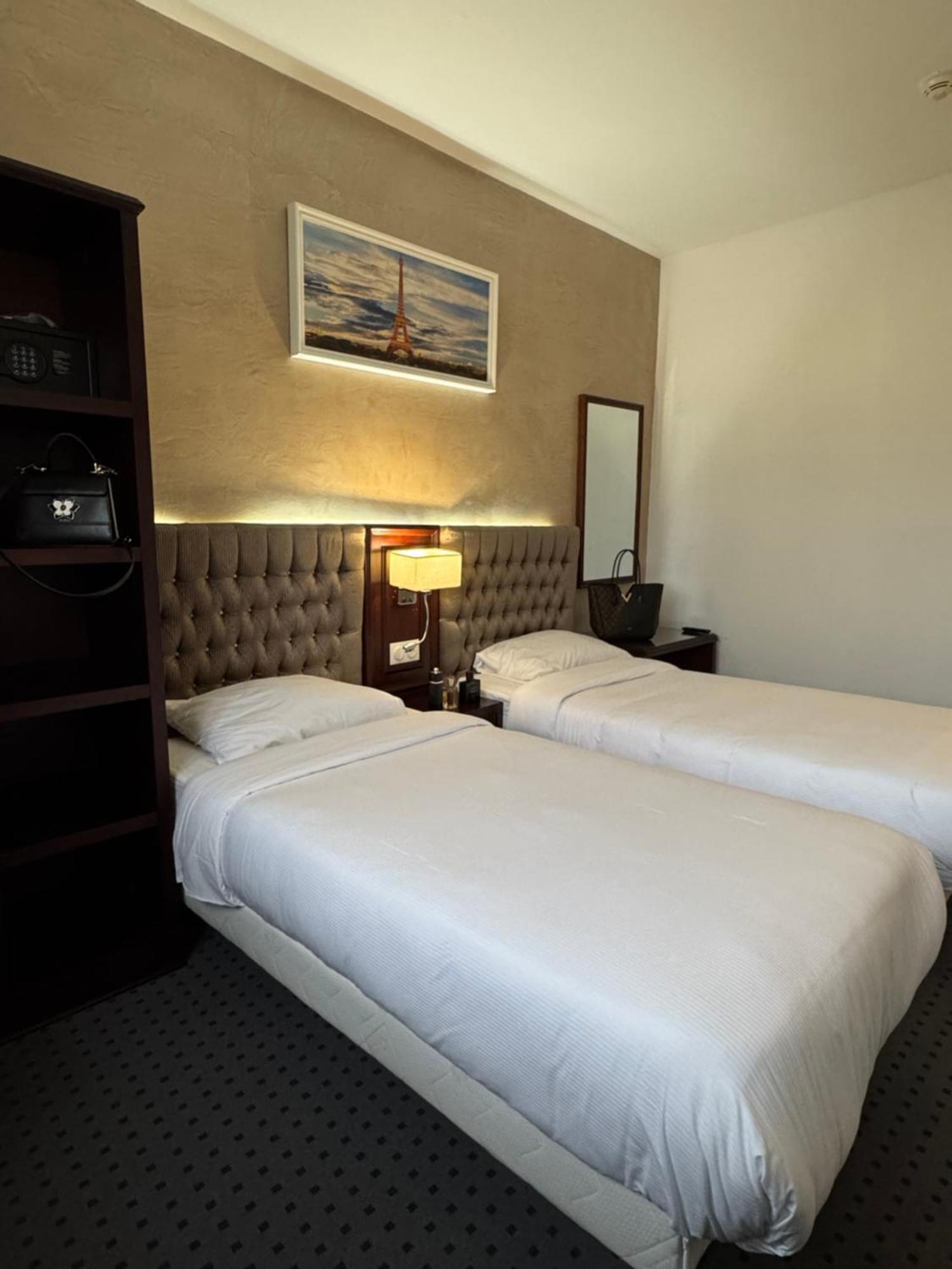 Hotel Grand Paris Вильжюиф Экстерьер фото